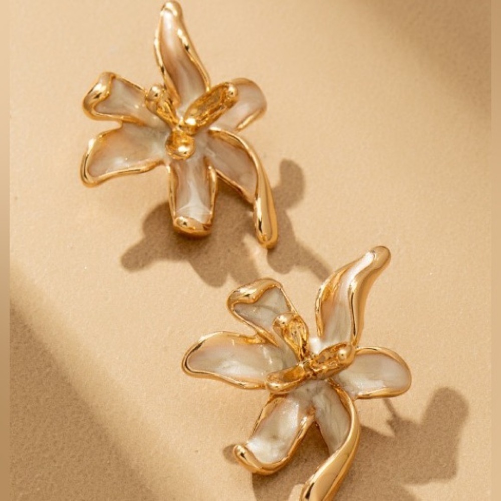 Floral Enamel Earrings (5015)